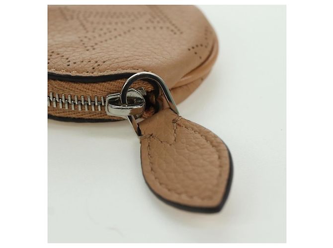 LOUIS VUITTON Mahina Schlüsselanhänger Flugmodus Pouch Charm M00542 LV Auth BSZ557M Beige - Ansicht 9