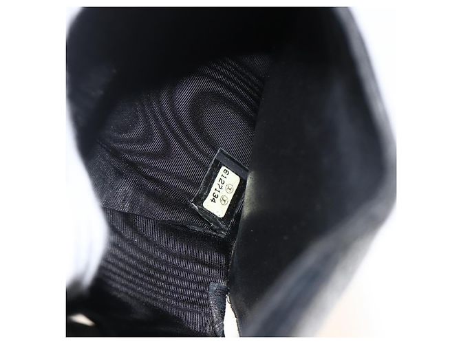 Billetera Bifold CHANEL de Piel Caviar Negra Oro CC Auth bs34185 Negro Dorado - vista 20