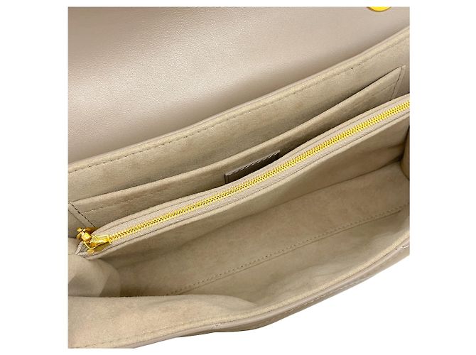 Borsa a Spalla Louis Vuitton New Wave Chain GM in Pelle di Vitello Taupe Beige - vista 9