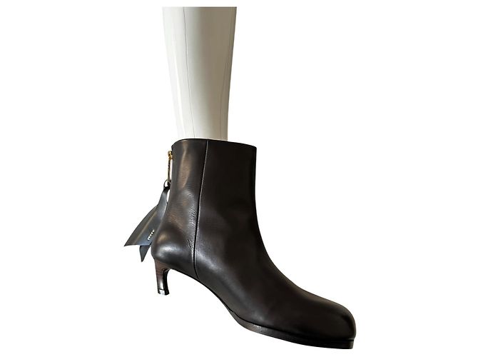 Stivaletti Sacai in Pelle Nera con Zip e Fiocco Nero - vista 14
