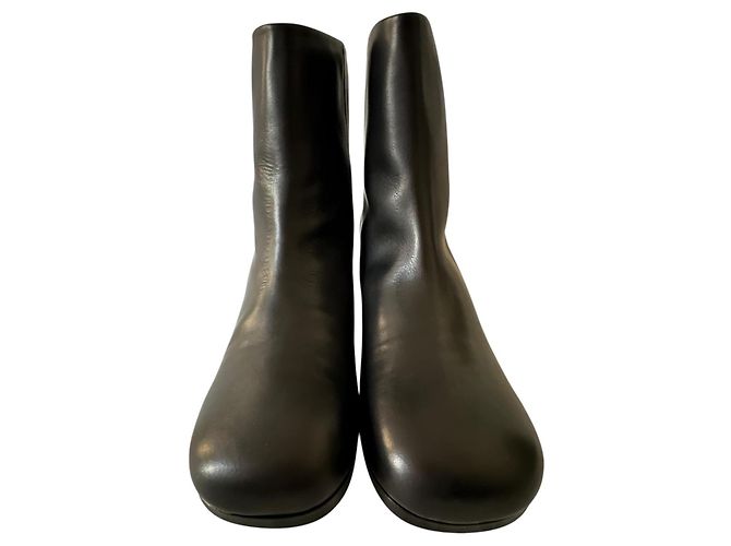Stivaletti Sacai in Pelle Nera con Zip e Fiocco Nero - vista 2