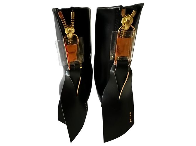 Stivaletti Sacai in Pelle Nera con Zip e Fiocco Nero - vista 3