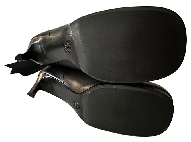 Stivaletti Sacai in Pelle Nera con Zip e Fiocco Nero - vista 4