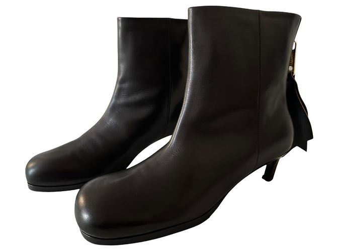 Stivaletti Sacai in Pelle Nera con Zip e Fiocco Nero - vista 8