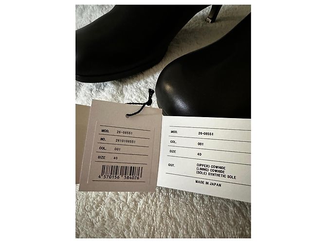 Stivaletti Sacai in Pelle Nera con Zip e Fiocco Nero - vista 9