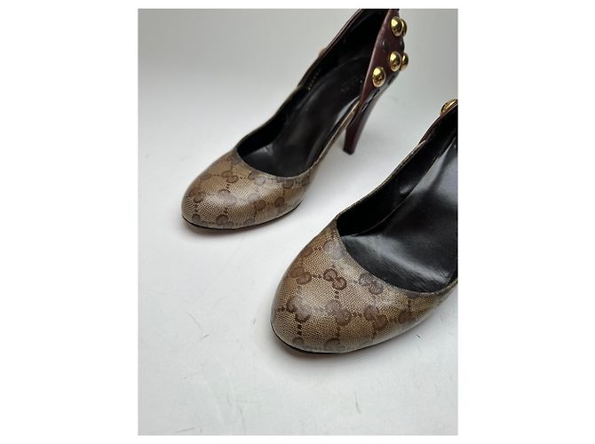 Décolleté in pelle monogramma Gucci vintage con borchie beige marrone EU40 - vista 2