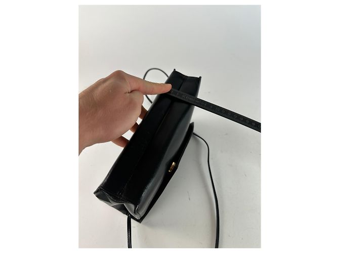 Vintage Givenchy asymmetrische Leder-Schultertasche schwarz - Ansicht 14