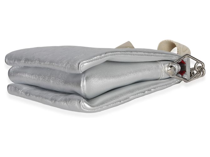 Coussin PM in agnello metallizzato argento con monogramma Louis Vuitton - vista 5
