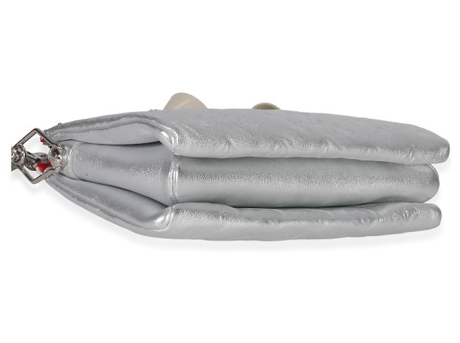 Coussin PM in agnello metallizzato argento con monogramma Louis Vuitton - vista 6