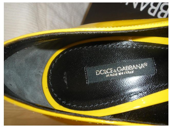 Dolce & Gabbana High Heels aus gelbem Lackleder - Ansicht 5