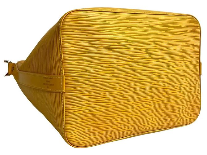 Noe Borsa a Spalla Petit Noé in Pelle Epi Louis Vuitton Giallo - vista 7