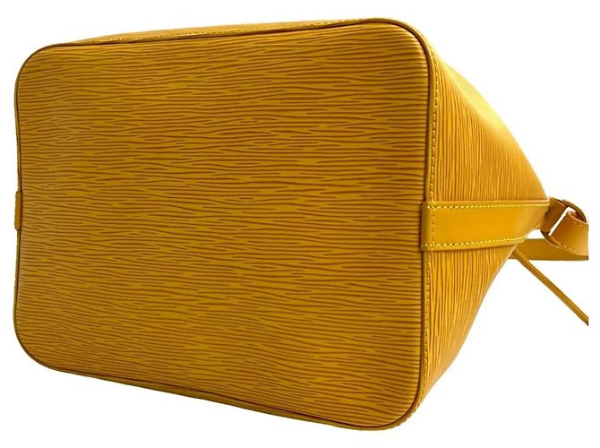 Noe Borsa a Spalla Petit Noé in Pelle Epi Louis Vuitton Giallo - vista 8