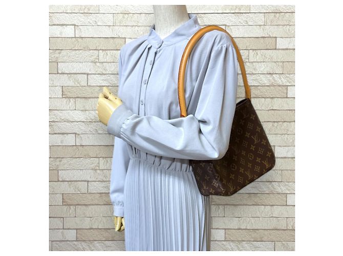 Borsa a Spalla Monogram Looping MM di Louis Vuitton Marrone Monogramma - vista 2
