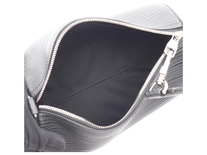 Borsa a mano 2 in 1 Louis Vuitton Soft Polochon PM XL Nero - vista 3
