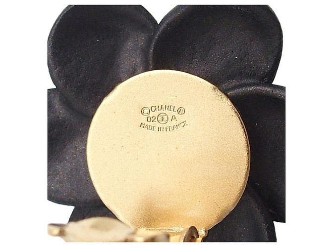 Orecchini a clip Chanel in resina nera CC con camelia in strass Nero - vista 4