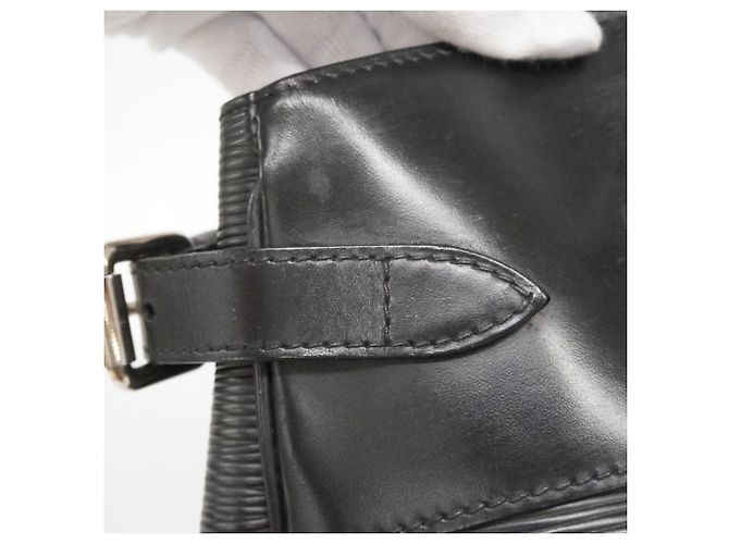 Borsa a mano Passy Epi Louis Vuitton M59262 Nero - vista 12