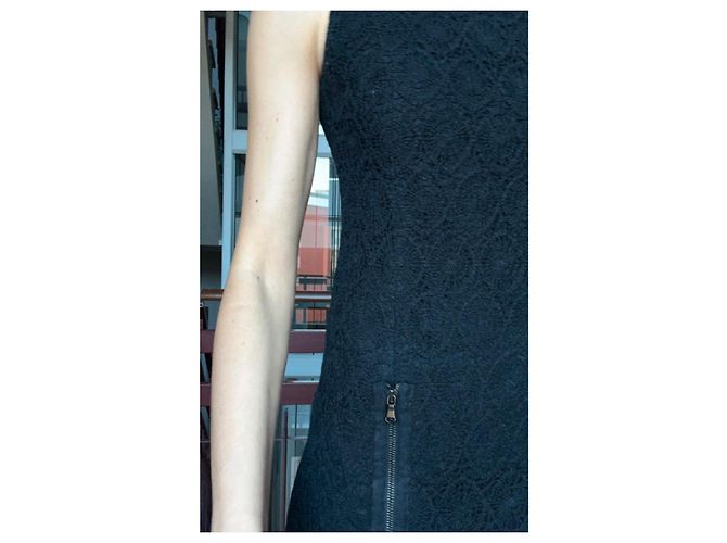 Autre Marque Kurzes Kleid IRFÉ Paris aus Spitze mit Lederdetails - Ansicht 6