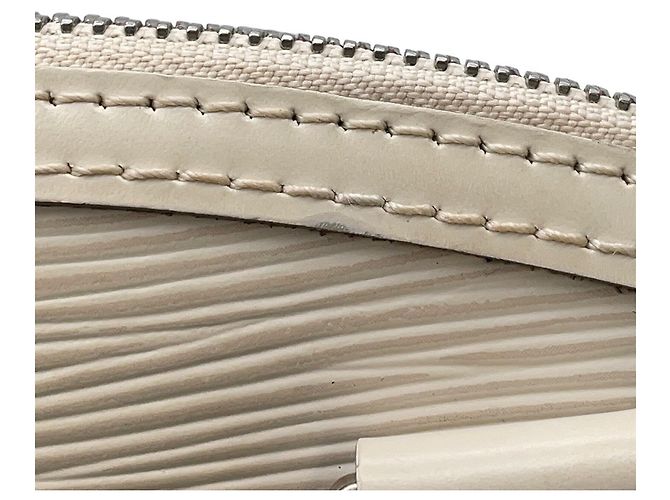 Borsa Louis Vuitton Epi Lockit M4229J in bianco - vista 6