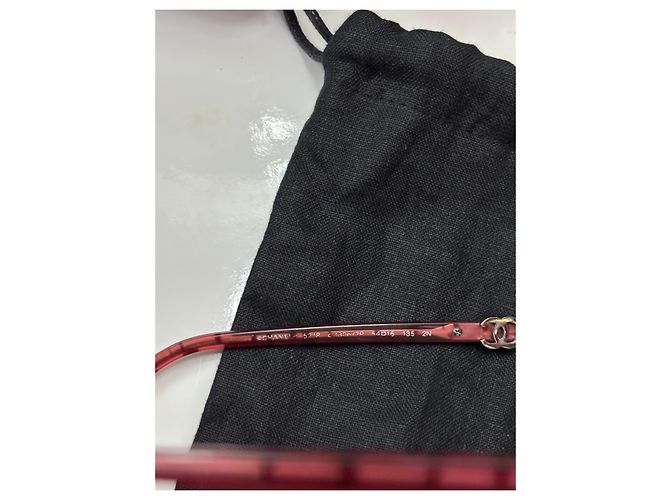 Gafas de sol Chanel en acetato rojo Roja Burdeos - vista 7