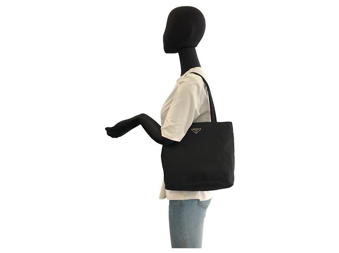 Sac tote en nylon tessuto avec logo Prada - vue 6