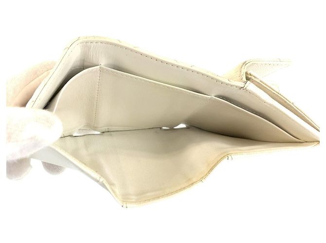 Portafoglio pieghevole in pelle matelassé Chanel Bianco - vista 7