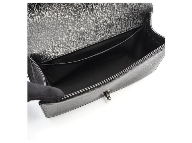 Borsa a Spalla Boy di Chanel in Pelle di Vitello Grana Nero - vista 4
