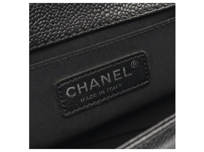 Borsa a Spalla Boy di Chanel in Pelle di Vitello Grana Nero - vista 6