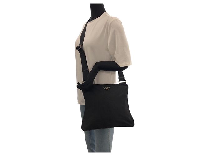 Borsa a Spalla Prada in Nylon e Pelle con Logo Triangolo Tessuto Nero - vista 7