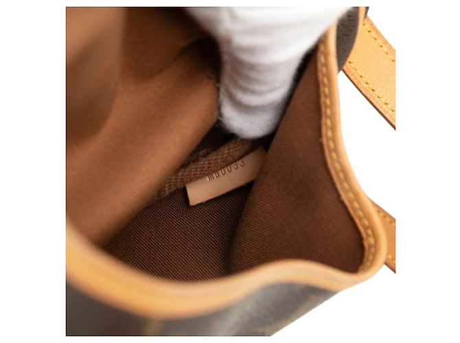 Borsa a Spalla Saumur 30 Monogramma Louis Vuitton Marrone - vista 6