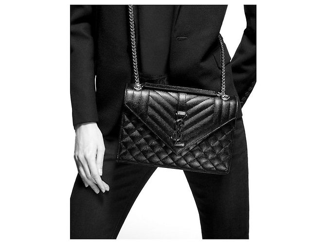Saint Laurent Borsa a Spalla Ysl Grande Triquilt Envelope in Pelle Grana Nero - vista 15
