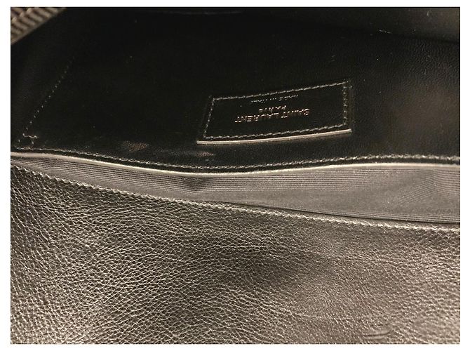 Saint Laurent Borsa a Spalla Ysl Grande Triquilt Envelope in Pelle Grana Nero - vista 17