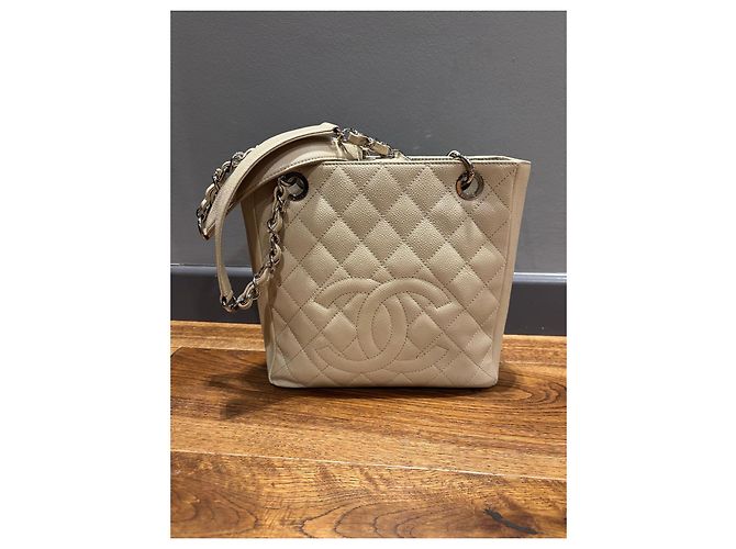 Bolsa de compras pequena Chanel em couro caviar bege - vista 10