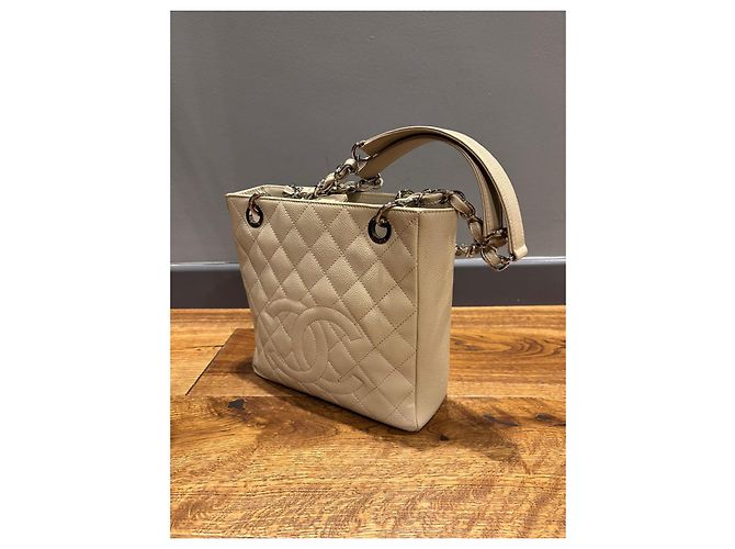 Bolsa de compras pequena Chanel em couro caviar bege - vista 11