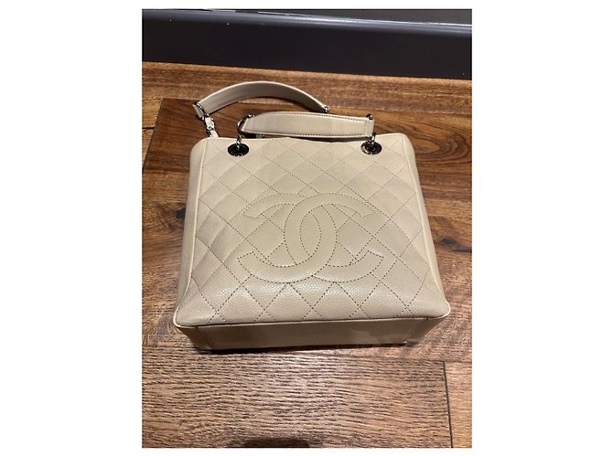 Bolsa de compras pequena Chanel em couro caviar bege - vista 6