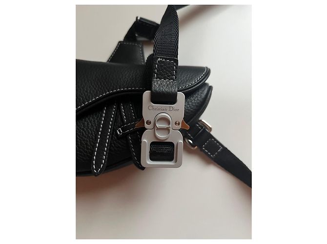 Sac Saddle Nano Dior en cuir de veau grainé noir - vue 4