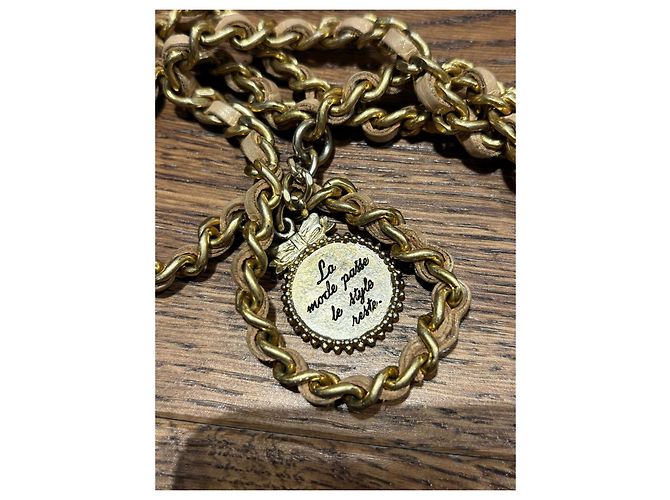 Wallet On Chain Cartera Chanel con cadena de piel de cordero beige - vista 10