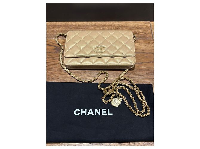 Wallet On Chain Cartera Chanel con cadena de piel de cordero beige - vista 13
