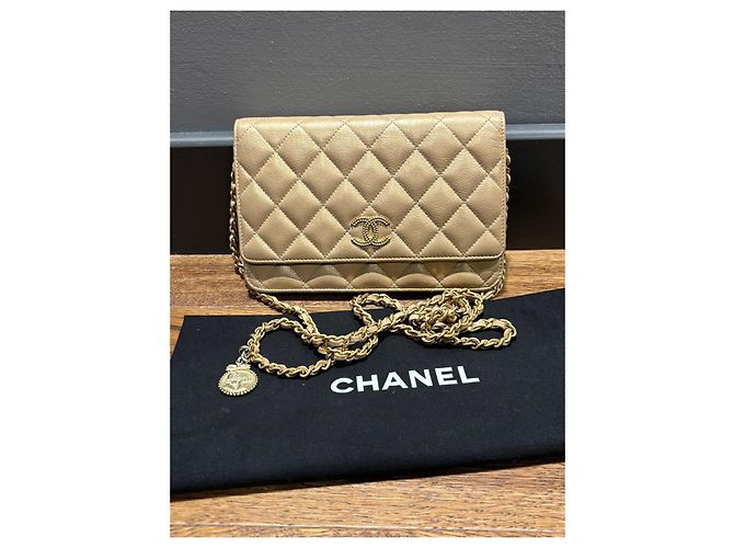 Wallet On Chain Cartera Chanel con cadena de piel de cordero beige - vista 14