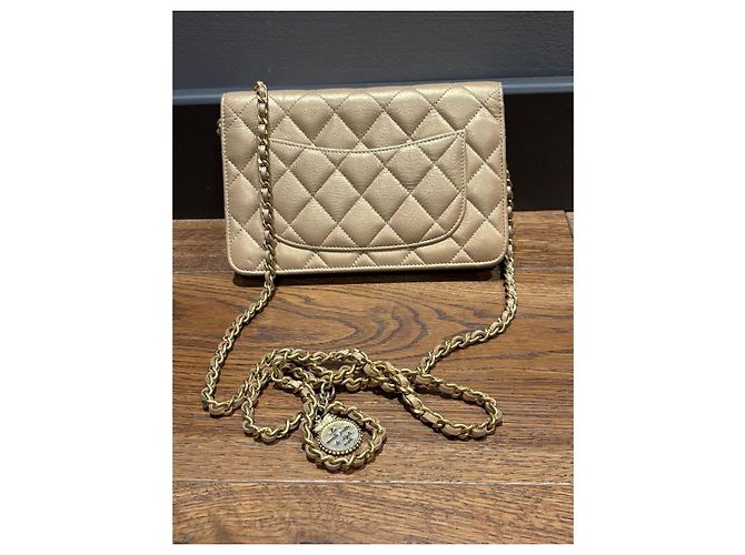 Wallet On Chain Cartera Chanel con cadena de piel de cordero beige - vista 2