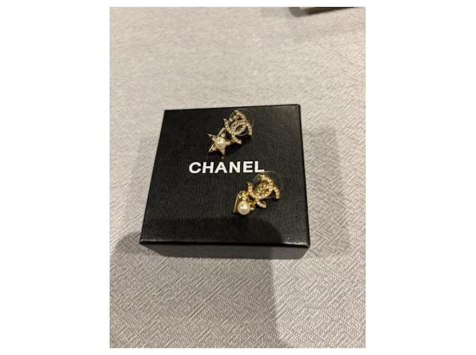 Orecchini in perle Chanel CC stella e cuore D'oro - vista 7