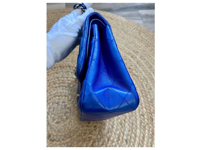 Chanel Timeless Jumbo 30 in pelle d'agnello blu - vista 11