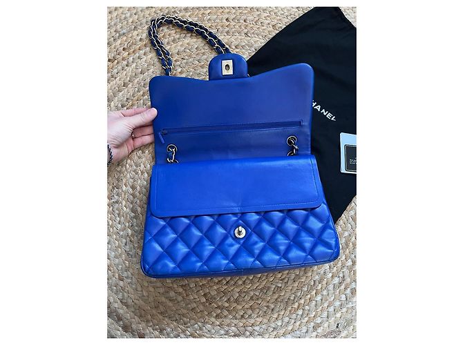 Chanel Timeless Jumbo 30 in pelle d'agnello blu - vista 4