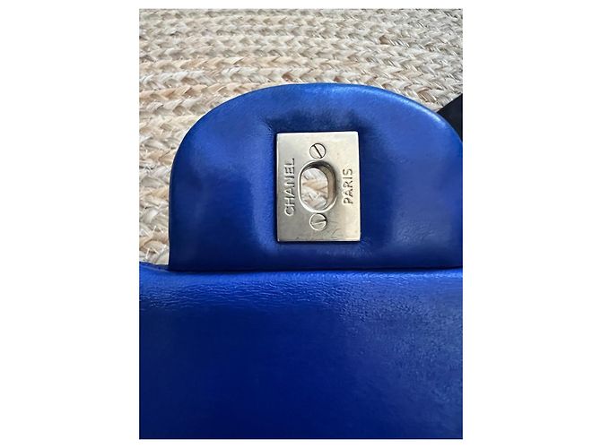 Chanel Timeless Jumbo 30 in pelle d'agnello blu - vista 5