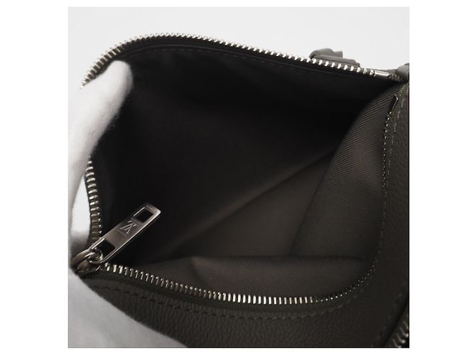 Pochette di decollo Aerogram Louis Vuitton Cachi - vista 13