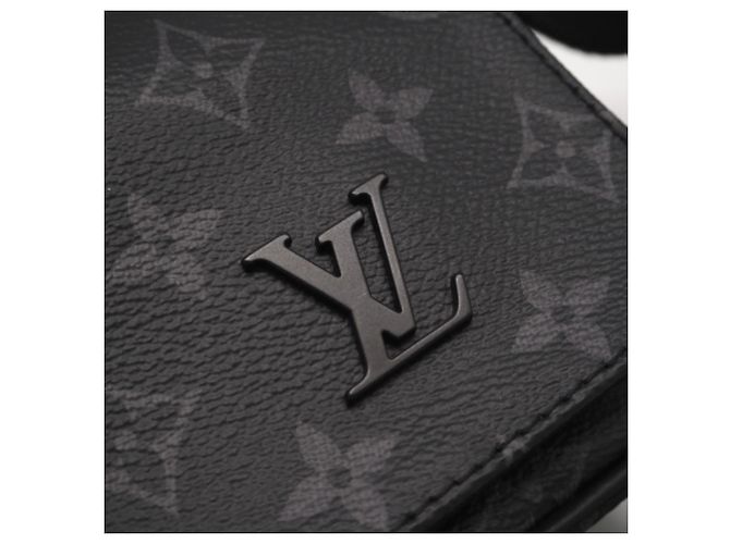 Louis Vuitton Monogram Eclipse District PM Schultertasche Braun Schwarz Monogramm - Ansicht 10