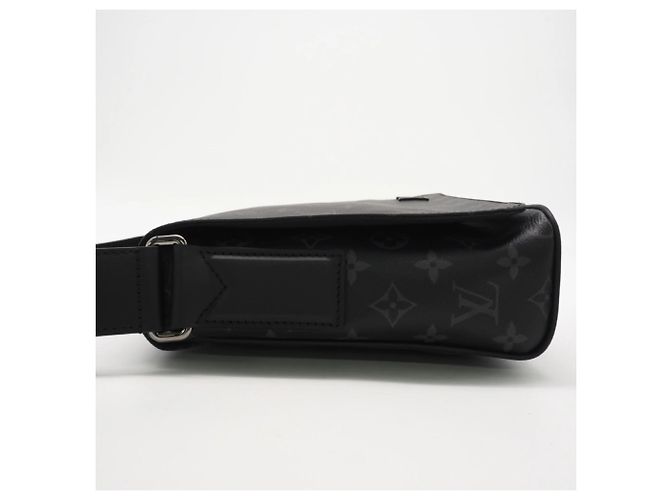 Louis Vuitton Monogram Eclipse District PM Schultertasche Braun Schwarz Monogramm - Ansicht 4