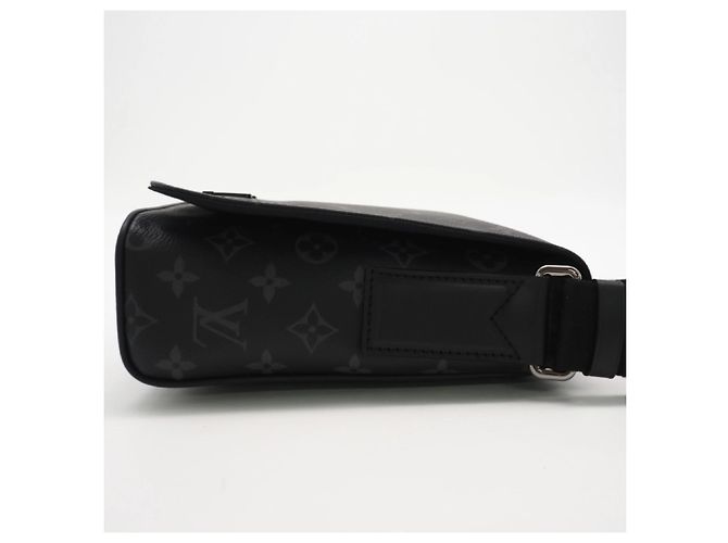 Louis Vuitton Monogram Eclipse District PM Schultertasche Braun Schwarz Monogramm - Ansicht 5