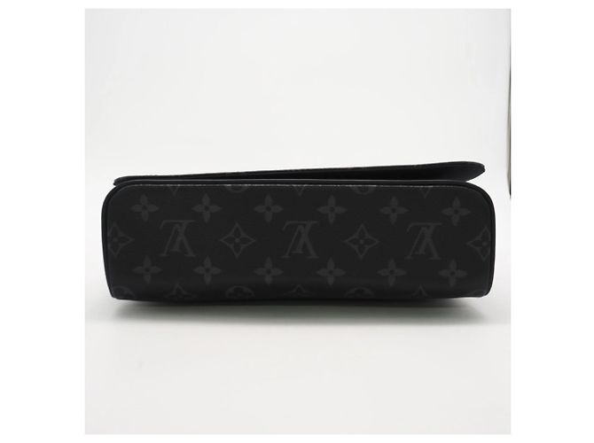 Louis Vuitton Monogram Eclipse District PM Schultertasche Braun Schwarz Monogramm - Ansicht 6