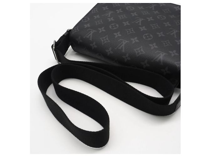 Louis Vuitton Monogram Eclipse District PM Schultertasche Braun Schwarz Monogramm - Ansicht 8