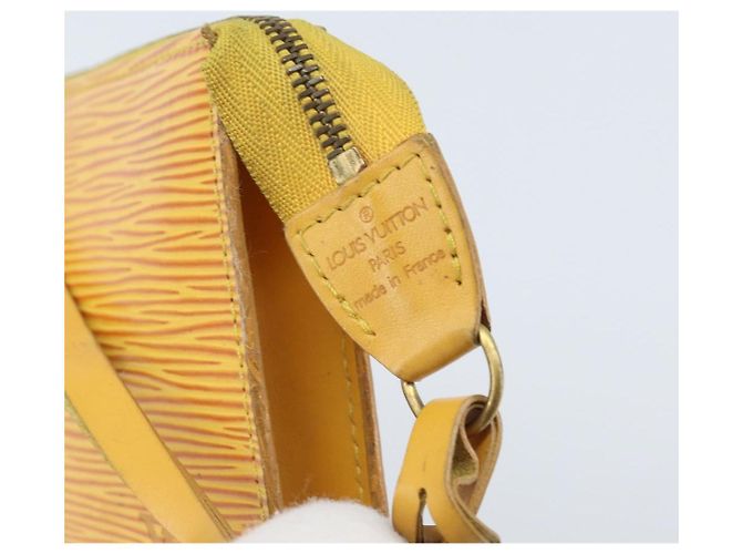 LOUIS VUITTON Pochette Accessoires Epi Pouch Giallo M52949 LV Auth BA11630 - vista 18